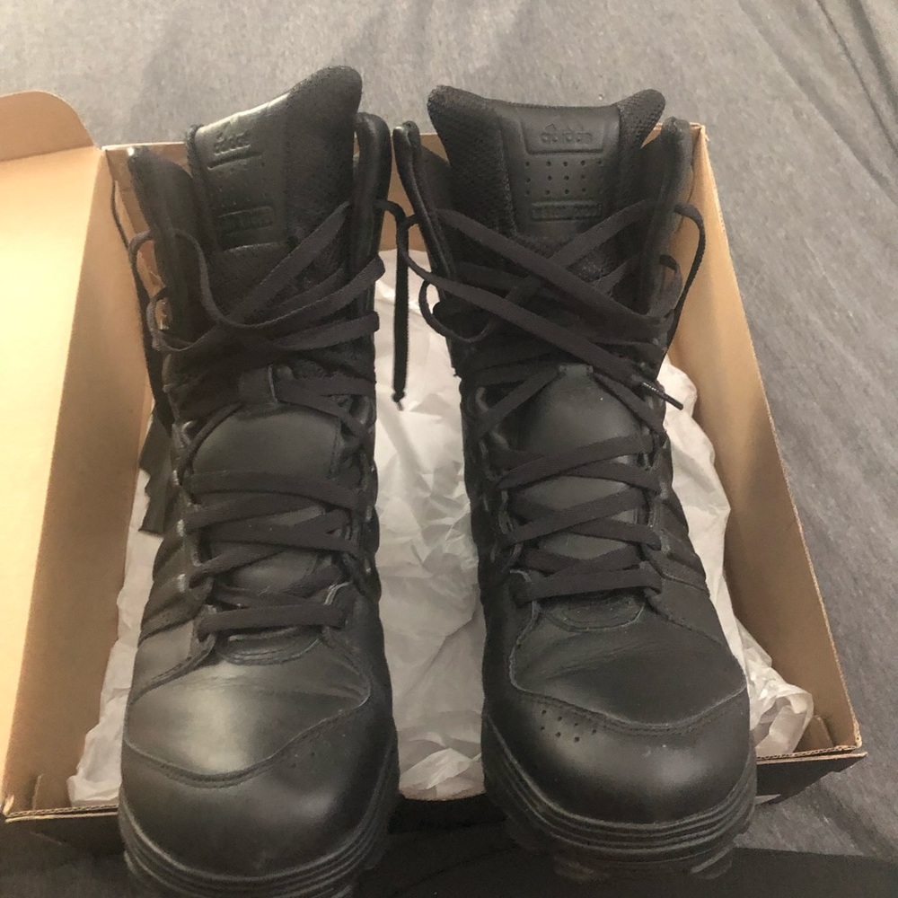 ADIDAS GSG 9.2 men’s boots. Size 13